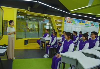 保定市美術中學禮儀課程:美育浸潤人生 禮儀陪伴成長